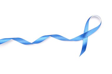 Beyaz arka planda mavi farkındalık kurdelesi. Prostat kanseri kavramı