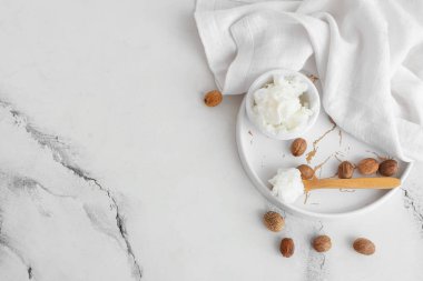 Shea tereyağlı ve fındıklı kompozisyon