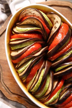 Masada lezzetli Ratatouille yemeği var.