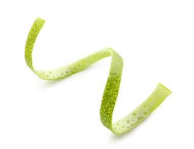 Taze limon kabuğu beyaz arkaplanda izole edilmiş, yakın plan