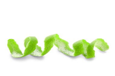 Limon kabuğu beyaz arkaplanda izole edildi, yakın plan