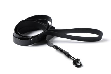 Beyaz arkaplanda evcil hayvan tasması