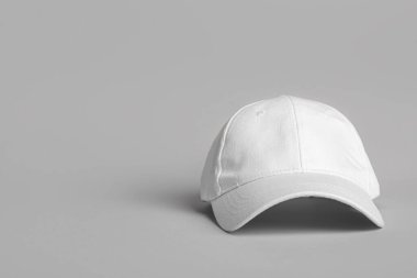 Gri arkaplanda boş beyaz başlık