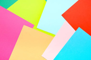 Arkaplan olarak renkli kağıtlar