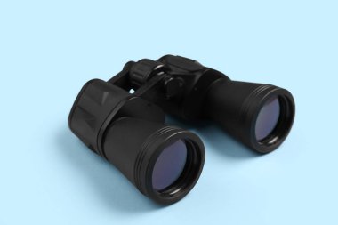 mavi arkaplanda modern dürbünler