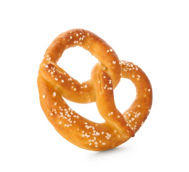 Beyaz arka planda tuzlu kraker.