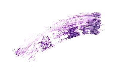 Beyaz arkaplanda izole edilmiş mor rimel örneği, yakın plan