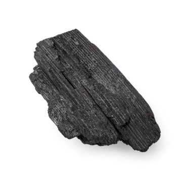 Beyaz arkaplanda izole edilmiş kömür parçası, yakın plan