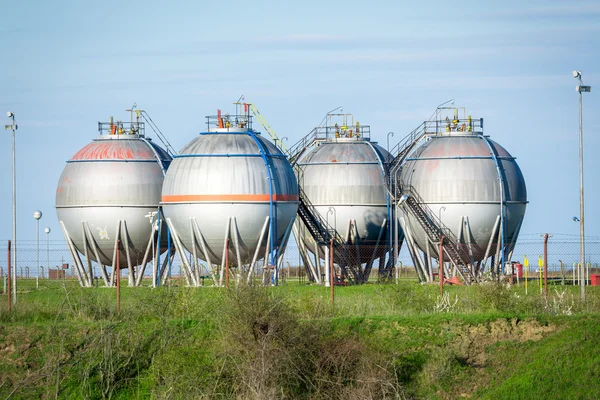 Petrochemical plant oil tanks — Stock Photo, Image