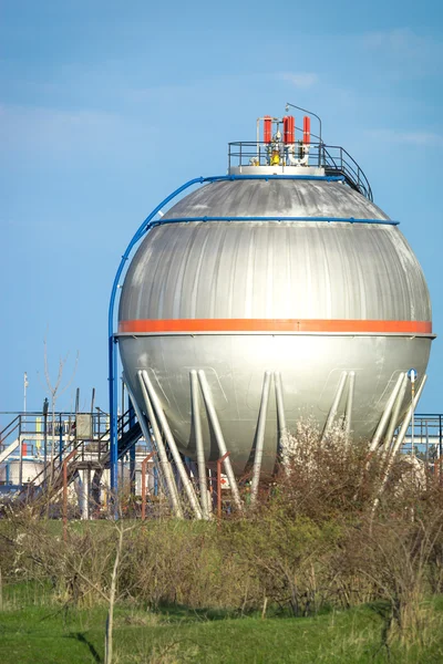 Petrochemische plant olietanks — Stockfoto