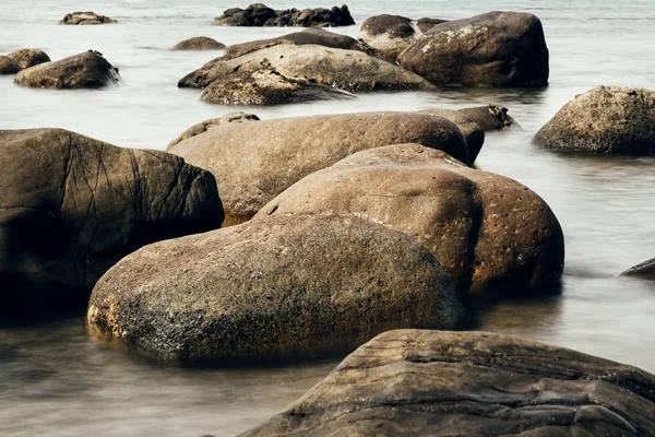 Kamień na plaży — Zdjęcie stockowe