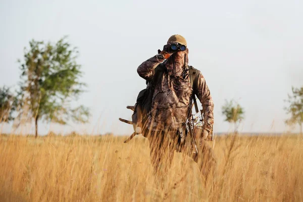 Archery Hunter Scouting His Next Target — Stock Photo, Image