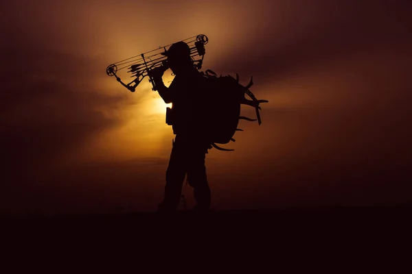 Silhouette Bow Hunter — Stock Photo, Image