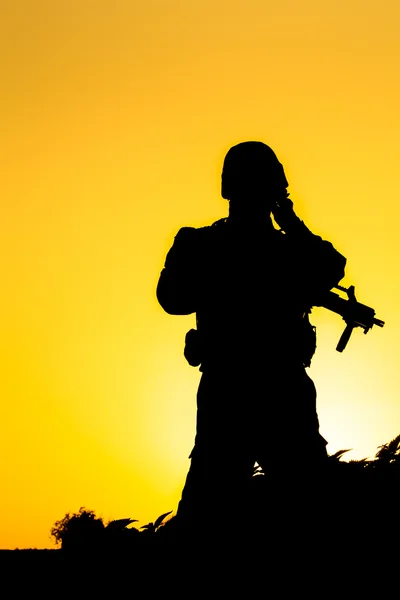 Silhouette soldato — Foto Stock