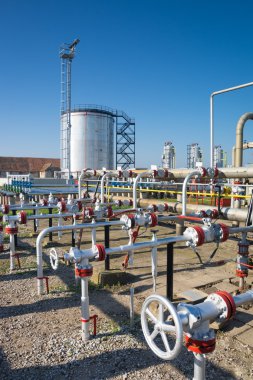 petrol ve gaz işleme tesisi