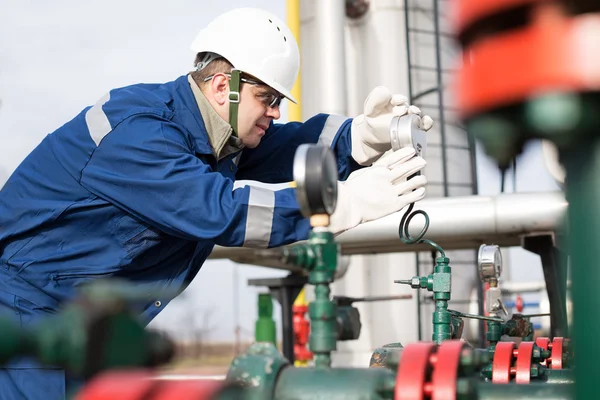 Gas Production Operator — Stock Photo, Image