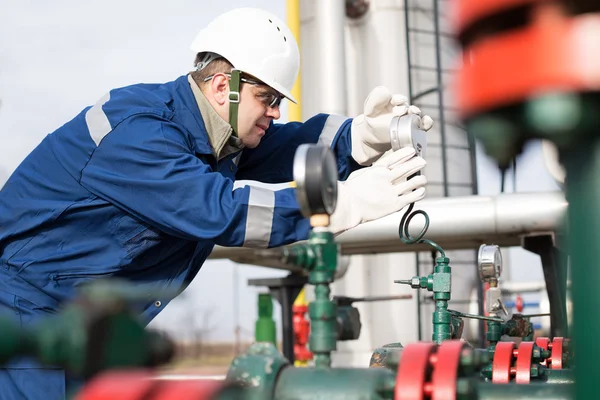 Gas produktion operatör — Stockfoto