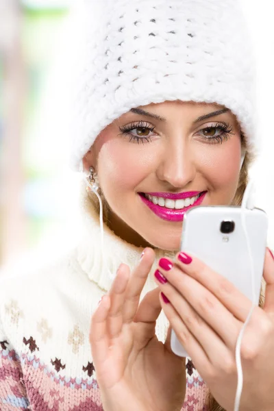 Beautiful girl with phone — Stock Photo, Image