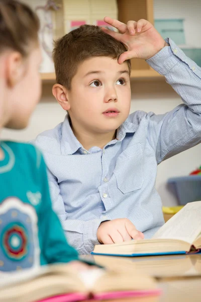 Kinderen op school — Stockfoto