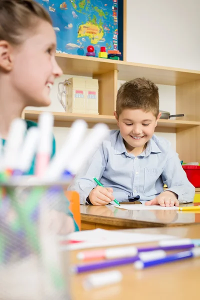 Kinderen op school — Stockfoto