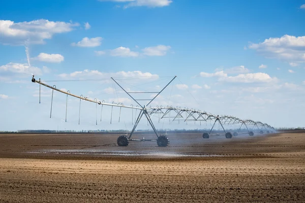 Moderno sistema di irrigazione — Foto Stock