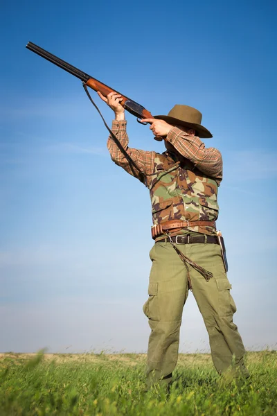 Jäger auf Entenjagd — Stockfoto