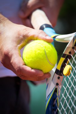 bir maç oynamaya tenisçi