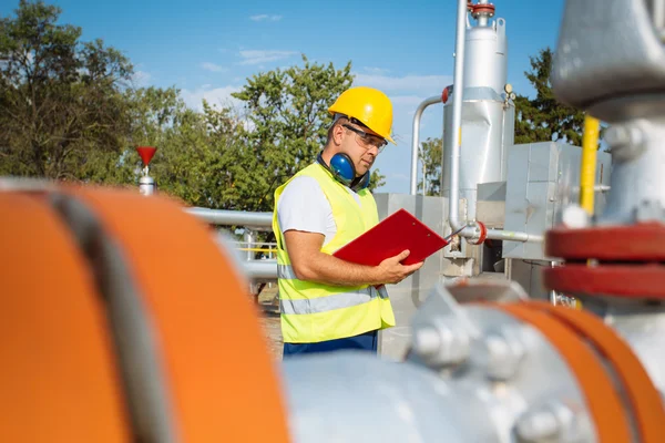 Gas produktion operatör — Stockfoto