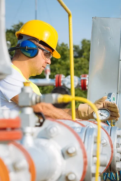 Operatore di produzione di gas — Foto Stock