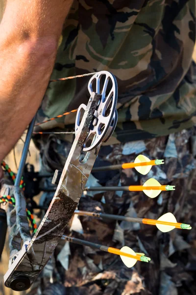 Bow hunter — Stock Photo, Image