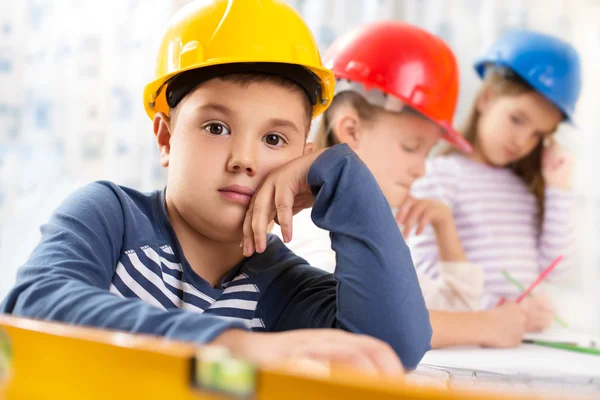 Un niño futuro ingeniero — Foto de Stock