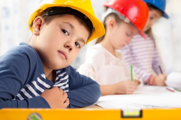 Ein Junge zukünftiger Ingenieur — Stockfoto