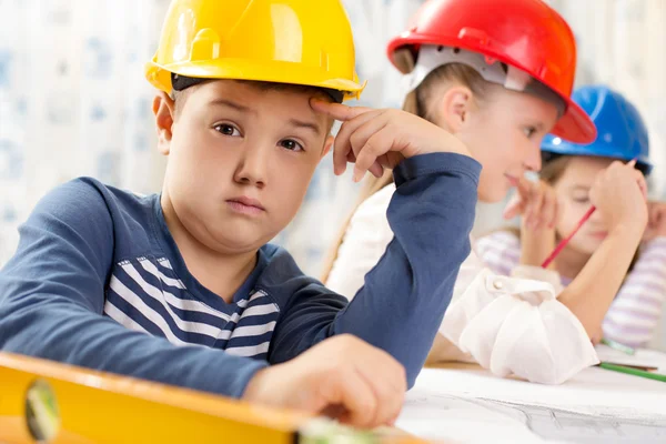 Ein Junge zukünftiger Ingenieur — Stockfoto