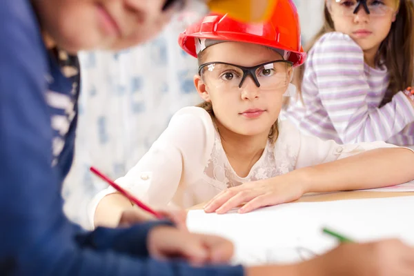 Niños futuros ingenieros —  Fotos de Stock