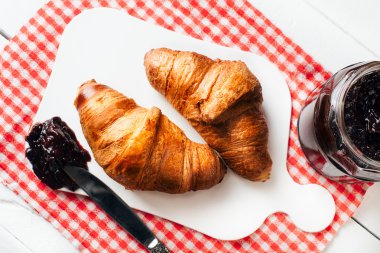 kruvasan ile Kahvaltı