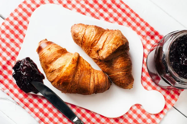 Breakfast with croissants — Stock Photo, Image