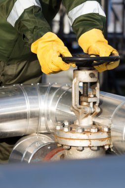 petrol işçisi dönüş vanası