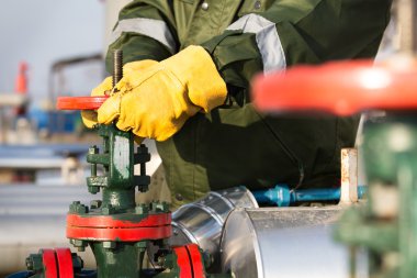 petrol işçisi dönüş vanası