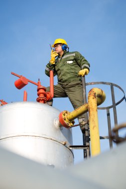 işçi üretmek petrol