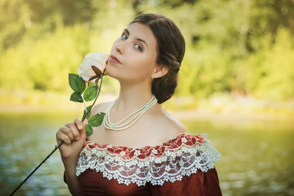 Retrato Una Joven Vestida Con Traje Histórico Del Siglo Xix — Foto de Stock