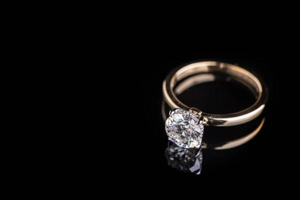 Διαμαντένιο Δαχτυλίδι Αρραβώνων Πολυτελές Πολύτιμο Δαχτυλίδι — Φωτογραφία Αρχείου