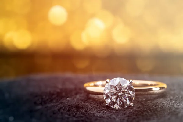 Gyémánt Eljegyzési Gyűrű Luxus Drágagyűrű — Stock Fotó