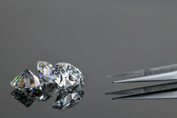 シルバーを基調とした高級ダイヤモンド — ストック写真