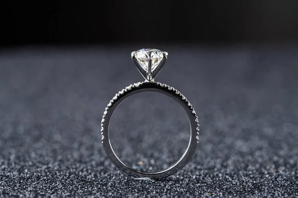 Bague Fiançailles Diamant Luxe — Photo