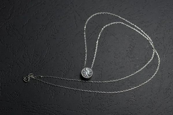 Pendentif Diamant Sur Fond Noir — Photo