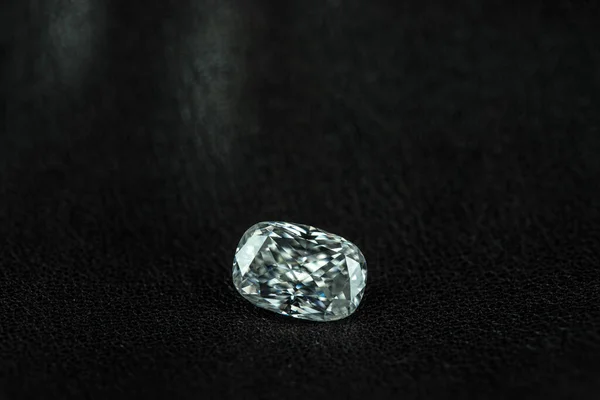 Diamante Luxo Sobre Fundo Preto — Fotografia de Stock