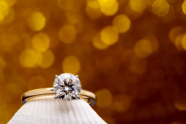 Primer Plano Hermoso Anillo Boda Con Diamante — Foto de Stock