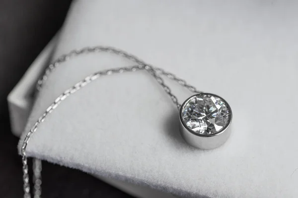 Pendentif Diamant Avec Boîte Cadeau — Photo