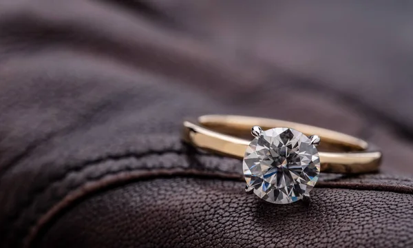 Closeup Wedding Ring Diamond — Stock Photo, Image