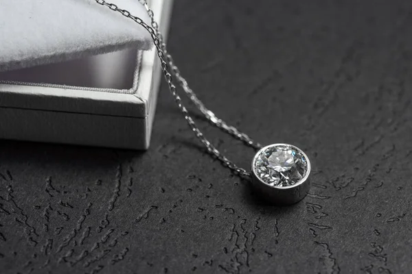 Diamond Pendant Gift Box — Fotografia de Stock